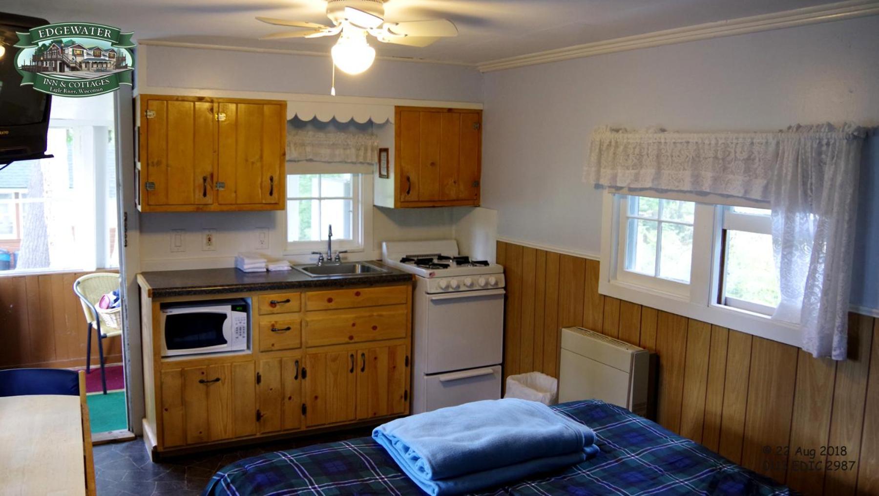 Edgewater Inn & Cottages Eagle River Rom bilde