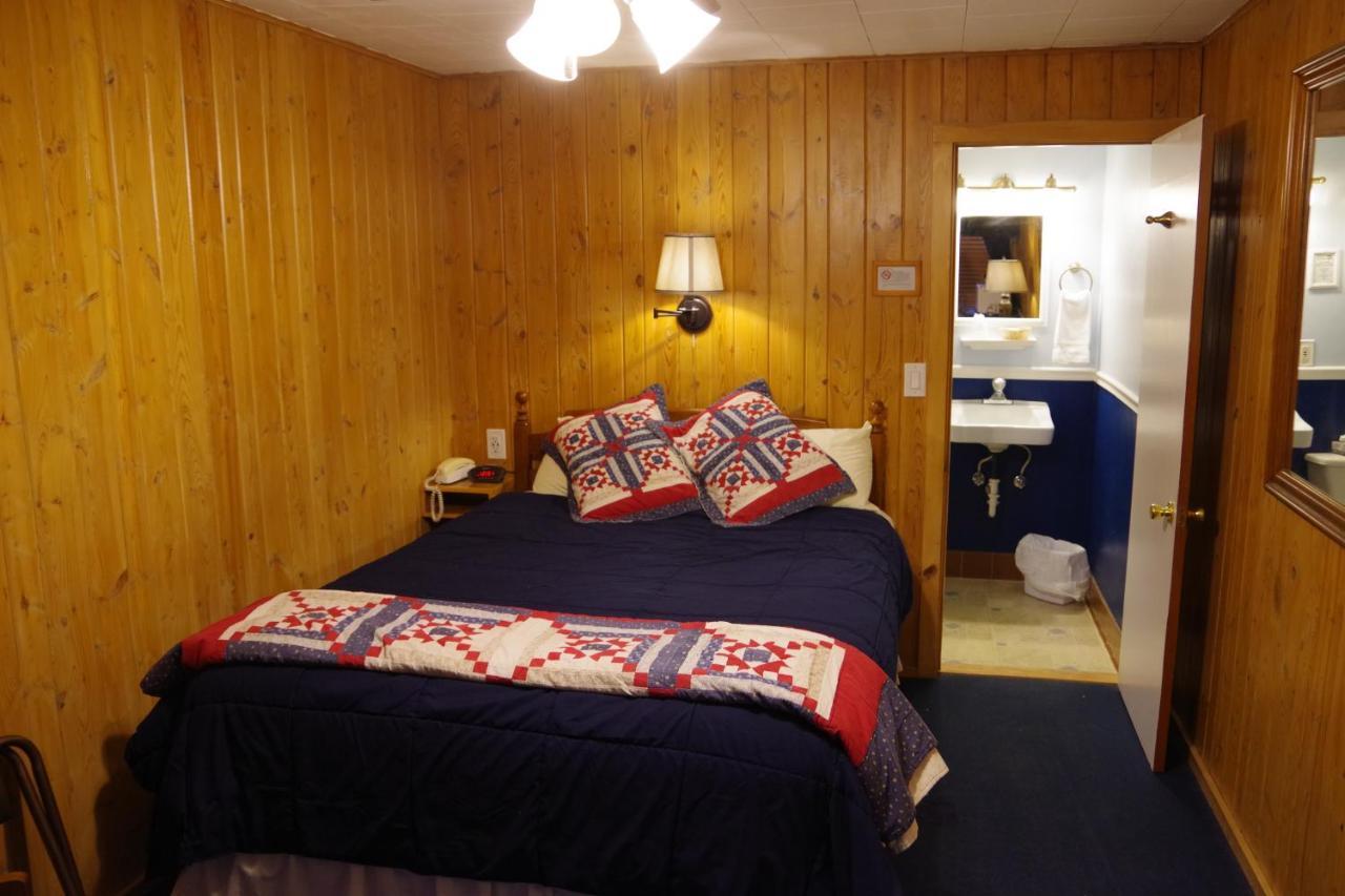 Edgewater Inn & Cottages Eagle River Rom bilde